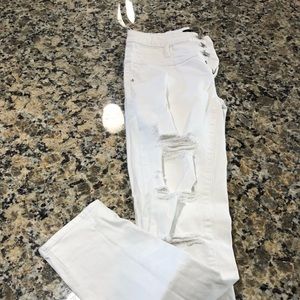 White skinny jeans